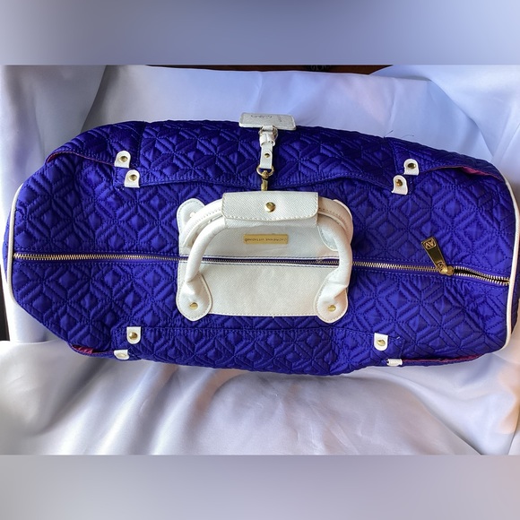 Adrienne Vittadini Diamond quilted travel bag - Picture 2 of 10